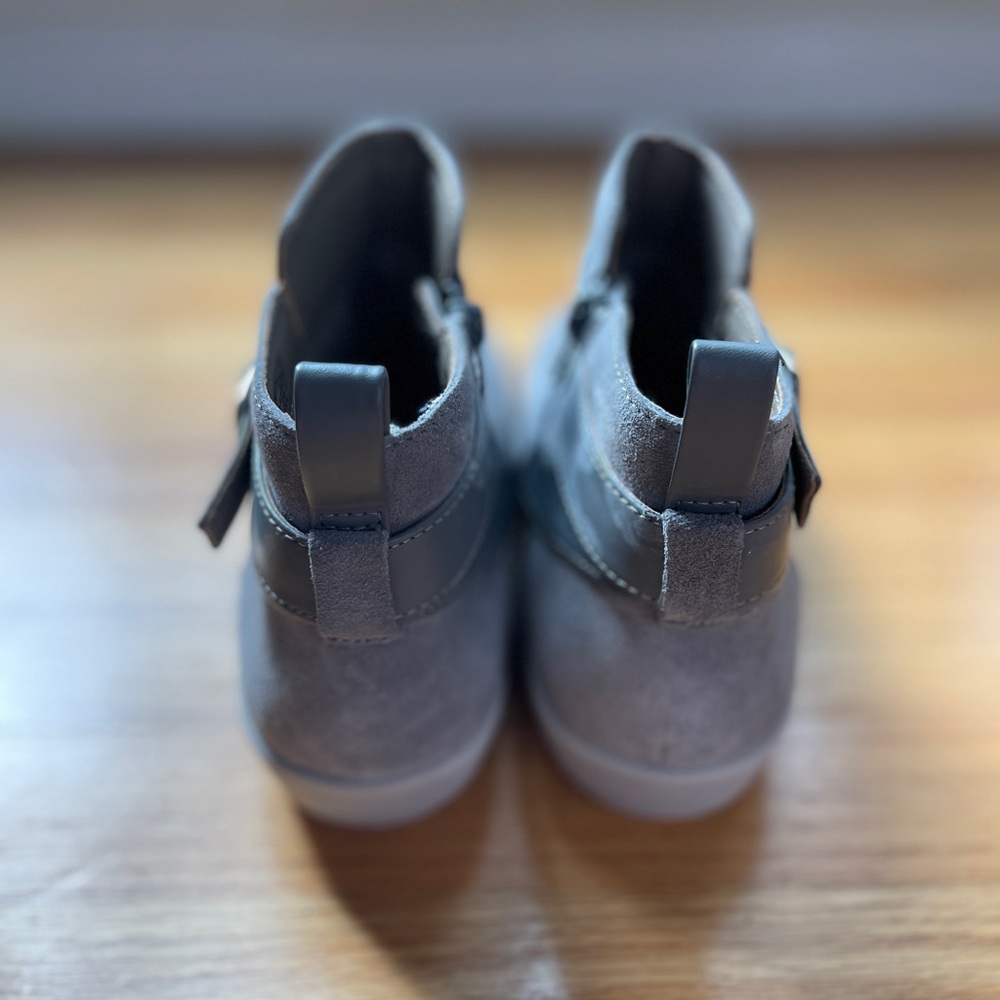 Vionic Gray Ankle Boots Water Repellent Comfort Orthotic Buckle Booties Sz 7.5 - Picture 3 of 8